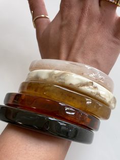 Bracelet Trendy, Turn Up The Volume, Resin Bangles, Jewelry Accessories Ideas, Chunky Jewelry, Dope Jewelry, Jewelry Fashion Trends, Stacked Jewelry, Jewelry Lookbook