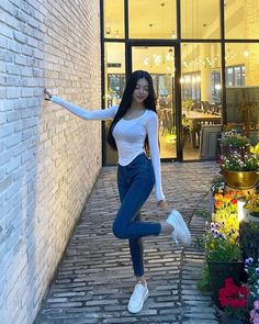 Celebrity Casual Outfits, Jeans Outfit Women, Body Outfit, Muslim Fashion Outfits, Oversize Fashion, 인물 사진, Work Outfits Women