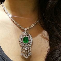 Make time for the things that make you happy.#primusjewelry #charupetch #diamond Diamond Pendants Designs, Fancy Jewelry Necklace, Gold Jewelry Indian, Antique Necklace