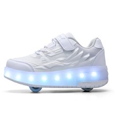 Zapatillas Aesthetic, Light Up Roller Skates, Girls Roller Skates, Kids Roller Skates, Skating Shoes, Roller Skate Shoes, Roller Shoes, Skate Sneakers, Skate Girl