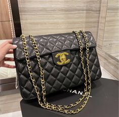 New Chanel woman handbag great for any occasion Elegant High-quality Leather Bags, Luxury High-quality Leather Bags, Elegant Travel Bags Of High Quality, Elegant Travel Bags, Luxury Shoulder Bag With Top Handle, Classic Crossbody Shoulder Bag, Luxury Evening Shoulder Bag With Detachable Strap, Luxury Saddle Shoulder Bag With Detachable Strap, Designer High-quality Bags For Everyday Use