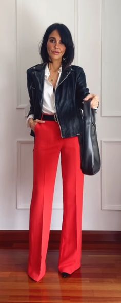 Red Trousers Outfit Classy, Look Formal, Clothing For Tall Women, Casual Outfit Inspiration, Outfit Inspiration Fall, Fashion Victim, Professional Dresses, Casual Chic Outfit