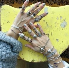 Indie Jewelry, Dope Jewelry, Funky Jewelry, Jewelry Lookbook, Mode Inspo, Jewelry Inspo, Dream Jewelry, Pretty Jewellery, Piercing Jewelry