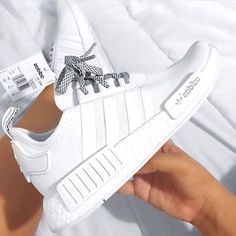 March Outfits, Sneaker Outfits, Adidas Shoes Women, Womens Shoes High Heels, Shoes Adidas, Vans Sneakers