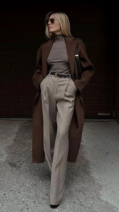 Elegant Pants, Event Outfit, Trendy Fall Outfits, Looks Street Style, Stylish Work Outfits, Brown Pants, Brown Coat, Mode Inspo