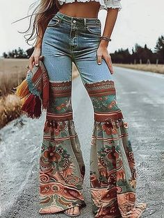 Flared Pants Floral Printed High-Waisted Pockets Jean Pants Bottoms Hippie Jeans, Look Boho Chic, Chic Jeans, Hippy Chic, Boho Style Outfits, Denim Ideas, Jean Pants, Denim Diy, Clothing And Textile