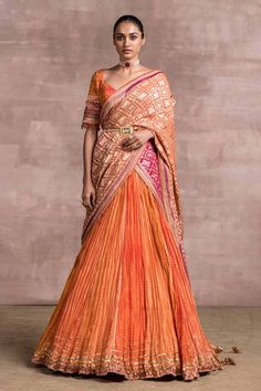 Chanderi Lehenga, Sari Lehenga, Orange Lehenga, Half Saree Lehenga, Brocade Blouse, Gaun Fashion, Brocade Blouses, Half Saree Designs, Tarun Tahiliani