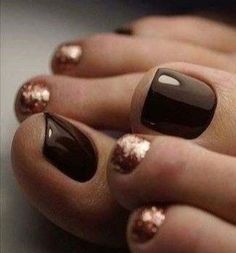 Shellac Pedicure, Fall Toe Nails, Pretty Fingers, Neat Nails, Unghie Sfumate, French Pedicure, Pedicure Ideas