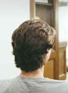 Mens Haircut Wings, Medium Guy Haircuts, Mens Short Scissor Haircut, Flow Men’s Haircut, Mens Soft Mullet Haircut, Dream Flow Haircut Men, Mens Haircut Back View Long, V Mens Haircut, Men Grown Out Hair