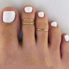 SAME DAY SHIPPING on orders received by 12 PM PST FREE FIRSTCLASS SHIPPING in U.S. on orders $35.00 or more! FREE INTERNATIONAL FIRST CLASS on orders $100.00 or more! SIZING METHOD for Toe or Midi Rings: 1) For Toe Rings, use half of your shoe size, or your full pinkie size (80% accurate) 2) Measure your Toe/Finger using a string or Dental Floss * With a piece of string or dental floss, wrap it snugly but not tight at the part of the toe/midi where you want the ring will lay (on the toes, typica Toe Ring Designs, Gold Toe Rings, Legs Ring, Rings Minimalist, Beauty Pics, Ear Climber, Party Clothes, Plastic Ring, 12 Pm