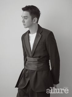 Allure Korea, Yoo Ah In, Celebrity Magazines, Korean Actress, Women's Blazer