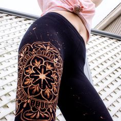 Meet the first original mandala design put on LEGGINGS! Rock asymmetrical style with these cozy statement leggings featuring an intricate, hand-painted design with splatter paint accent.  - Hand-painted by Alexis, Owner of WowSoZen - Great bohemian GIFT idea - Perfect festival wear! This product is usually made to order. Please allow up to 7 business days for delivery. Painted Leggings, Mandala Hand Tattoos, Design Your Own Clothes, Festival Clothes, Unique Leggings, Hand Tattoos For Women, Splatter Paint, Painted Jeans, Yoga Accessories