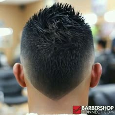 Para un cambio de look Back Of Head, Boys Haircut, Boys Hair, Mohawk Hairstyles, Haircut Designs, Men's Hairstyle, Men Haircut Styles