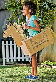 Cardboard Toys, Horse Party, Activities For Boys, Easy Crafts For Kids, Cardboard Crafts, Halloween Costumes For Kids, Diy Toys, Cardboard Box