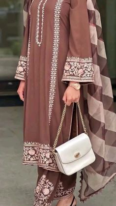 Latest Punjabi Suits, Punjabi Suit Design, Shalwar Suit, Shoes Guide, Colorful Room, Embroidery Fashion Detail, Outfits Indian, Dresses Traditional