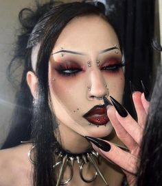 Goth Make Up Look, Alternative Makeup Ideas, Maquillage Goth, Goth Make Up, Unconventional Beauty, Goth Makeup Tutorial, Goth Eye Makeup, Dark Makeup Looks, Bold Eyeliner