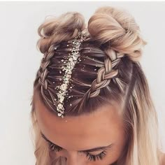 27 Fun Space Bun Hair Ideas To Rock At Your Next Festival Hairstyle For New Years Eve, Nye Hairstyles, Smart Hairstyles, Boxer Braids, Pixie Bob Haircut, French Braid Hairstyles