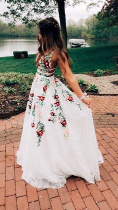 White Lace Prom Dress, Ivory Prom Dresses, Lace Prom Dresses, Printed Prom Dresses, Beautiful Evening Dresses, Prom Dresses Long Lace, Prom Dresses With Pockets, V Neck Prom Dresses