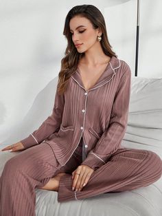 Conjunto de pijama de mujer con top de manga larga abotonado con forro polar de bolsillo doble y pantalones, bloqueo de color con ribete Rosa vieja Casual-Mujer    Liso Conjunto Pantalón Estiramiento medio Todo Women Sleep & Lounge, size features are:Bust: ,Length: ,Sleeve Length: Plain Pants, Belted Coat, Womens Pyjama Sets, Pajama Set Women, Bow Hair Clips, Kids Sleepwear, Pajamas Women, Single Breasted, Long Sleeve Top