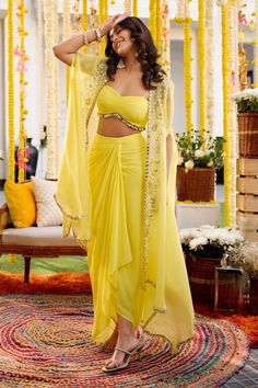 Mehendi haldi ceremony styling ideas for women outfits Yellow Dhoti Dress, Engagement Dress For Women Indian, Dhoti Dress For Women Wedding, Dress Indian Style Wedding, Weeding Dress Outfits Women, Haldi Dress For Bride Sister, Dhoti Skirt Outfits, Pithi Outfit, Anniversary Outfits For Women