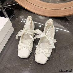 Olivia Mark - Chic Lace-Up Ballet Flats with Bow Detail Satin Ballet Flats, Lace Up Ballet Flats, Satin Heels, Pu Heels, Womens Ballet Flats, Shoe Sole, Spring Women, Cross Straps, Bow Detail