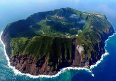 an island in the middle of the ocean