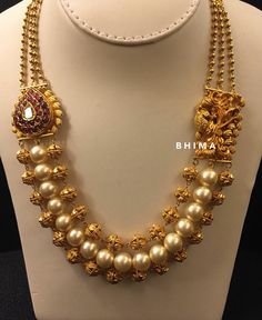 Latest Gold Jewellery Designs 2023, Gold Haaram Designs Indian, Gold Pearl Jewelry Indian, Luxury Gold Beads Temple Jewelry Necklace, Gold Layered Jewelry, Indian Pearl Necklace Gold, Temple Jewelry Gold Necklace With Pearl Chain, Gold Beaded Pearl Necklace In Temple Jewelry Style, 3 Layer Pearl Necklace Indian