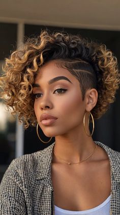 Best Techniques for Curly TWA (Teeny Weeny Afro) 👑 Blonde Short Haircut Black Women, Blonde Curly Hair Black Women Short, Blond Curly Short Hair Black Women, Short Curly Blonde Hair Natural Black Women, Blonde Pixie Haircut Black Women Curly, Short Blonde Pixie Black Women, Curly Twa, Undercut Bob Haircut, Short Hair Mohawk