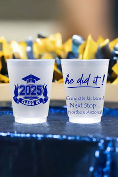 Clear frosted plastic cups personalized for 2025 graduation party in royal blue print Party Cups Ideas, Outdoor Grad Party, Boys Graduation Party Ideas, Cup Favors, Graduation Display, Boys Graduation Party, Graduation Brunch, Graduation Cups, Customized Cups