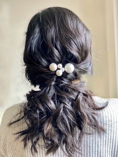 Curly half up half down with infinity braid, accessorised with pearls Curly Half Up Half Down, Infinity Braid, Half Up Half Down, Half Up