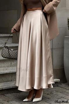 OliviaMark - Exquisite Unterteile mit hoher Taille vom Typ A in Uni-Farbe für einen raffinierten Look Elegant Modest Outfits, Ceo Style, Rok Midi, Flare Maxi Skirt, Skirt Streetwear, Fashion On A Budget, Skirt Tulle, Long Skirt Fashion, Satin Maxi Skirt