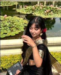 Aesthetic Desi Fits, Desi Wedding Aesthetic, Desi Girl Aesthetic, Aesthetic Saree, Desi Pinterest, Saree Styling, South Asian Aesthetic, Easy Photography Ideas, Desi Love