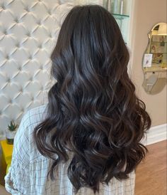 Curled Prom Hair, Simpul Dasi, Blowout Curls, Shag Cut, Long Shag, Simple Prom Hair, Curls For Long Hair, Blow Dry Hair, Ball Hairstyles