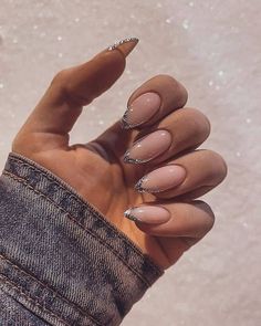 Alongamento de Unhas Glitter French Tips With Design, Boujee Almond Nails, Party Nails New Years Eve, Sparkly Almond Nails, Influencer Nails, Chic Almond Nails, Almond Acrylic Nails Designs, Bday Nails, Polygel Nail