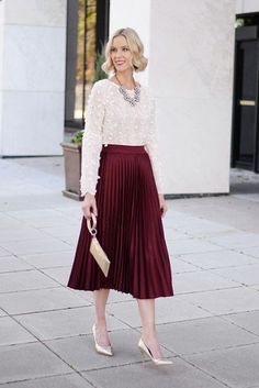 Burgundy Skirt Outfit Winter, What Color Goes With Burgundy, Traditional Heels, Burgundy Skirt Outfit, Silk Skirt Outfit, Rok Midi, Skirts Outfits, Leather Skirt Outfit, White Pleated Skirt