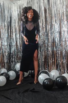 Black Outfit For Birthday Party, Black Woman Party Outfit, Business Festive Outfit, Christmas Soiree Outfit, Holiday Dresses Party, All Black Outfit Party Night, Sparkle Christmas Outfit, Christmas Party Outfits Edgy, Curvy Holiday Party Outfit