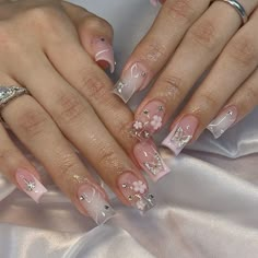 #nails Designs For Short Nails, Punk Nails, Girly Acrylic Nails, Classy Acrylic Nails, Short Square Acrylic Nails, Really Cute Nails, Long Acrylic Nails Coffin, Unique Acrylic Nails, Bling Acrylic Nails