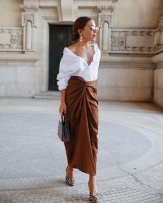 Indie Outfits Grunge, Indie Outfits Summer, Stile Casual Chic, Long Skirt Outfits, Vintage Boho Fashion, Summer Work Outfits, Outfit Jeans, Next Fashion, Elegant Skirt