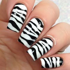 Zebra Nail Art, Foto Muro Collage, Black And White Nail, Nail Vinyls