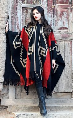 Native American Jackets, American Jacket, Poncho Fashion, Poncho Outfit, Art Fabric, Hooded Poncho, Kendall Jenner Outfits, Poncho Style, African Dresses