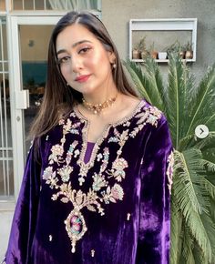 Velvet Dresses Outfit, Pakistani Party Wear Dresses, Pakistani Bridal Dress, Velvet Embroidery, Latest Dress Design, Boutique Suits