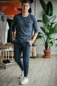 65Best SpringSummer Men's Outfit Ideas for 2022 Athleisure Men’s Theme Park Outfit, Men In Joggers Outfit, Ivy League Aesthetic Men, Men Jogger Pants Outfit Casual, Men Jogger Outfit, Mens Sporty Style Casual, Men’s Joggers Style, How To Style Joggers Men, Men’s Jogger Pants