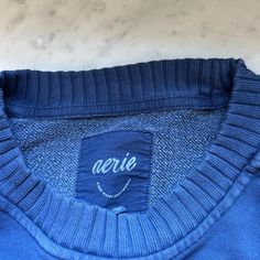 -aerie crewneck w/ cool lettering 
-size medium and fits oversized 
-worn once, no flaws
-thick and cozy
#aerie #crewneck #navy Aerie Crewneck, Cool Lettering, Sweatshirts Women, Size Medium, Crew Neck, Navy, Sweatshirts