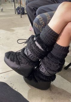 Boots Moon, Image Swag, Moon Boot, Faux Fur Boots, Moon Boots, Winter Fits