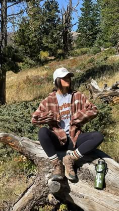 Cabin Outfit, Outdoorsy Outfits, Granola Girl Outfits, Granola Outfits, Granola Girl Aesthetic