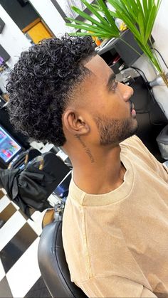 Tapered Fade Curly Hair Men, Tapers Haircut Male, Short Black Curly Hair Men, Haircuts For Curly Hair Men Black, Curly Hair Blowout Taper, Black Man Curly Haircut, Curly Taper Fade Black Men, Temp Fade Curly Hair, Black Men Curly Hair Fade