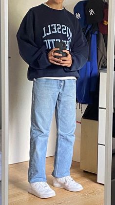 Instagram Inspo For Men, Outfit Guys Street Styles, Men’s Vintage Crewneck, Sza Outfits Concert Men, Men’s Straight Leg Pants Outfit, Preppy Casual Men, Over Sized Crewneck Outfit, Basic Outfits For Men Casual Styles, Soft Mens Outfits