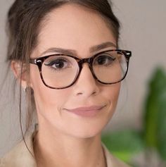 New Glasses Frames, Glasses Frames Trendy, Glasses Frames For Women, Circle Glasses, Cat Eye Colors, Luxury Glasses, Womens Glasses Frames, Cute Glasses, Fashion Eye Glasses