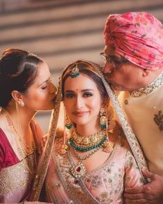 15 Pictures Of Brides And Their Moms That Made Us Go 'Aww'- You Must Get These Clicked Too! | WedMeGood Bride Pictures