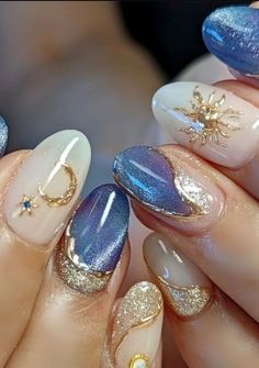 Nail Arts 2022, Nail Art Capsule Transparente, Planet Press On Nails, Handpainted Press On Nails, Whimsigothic Nails, Space Nail Designs, Astrology Nails, Fairy Nail Art, Nail Designs Easy